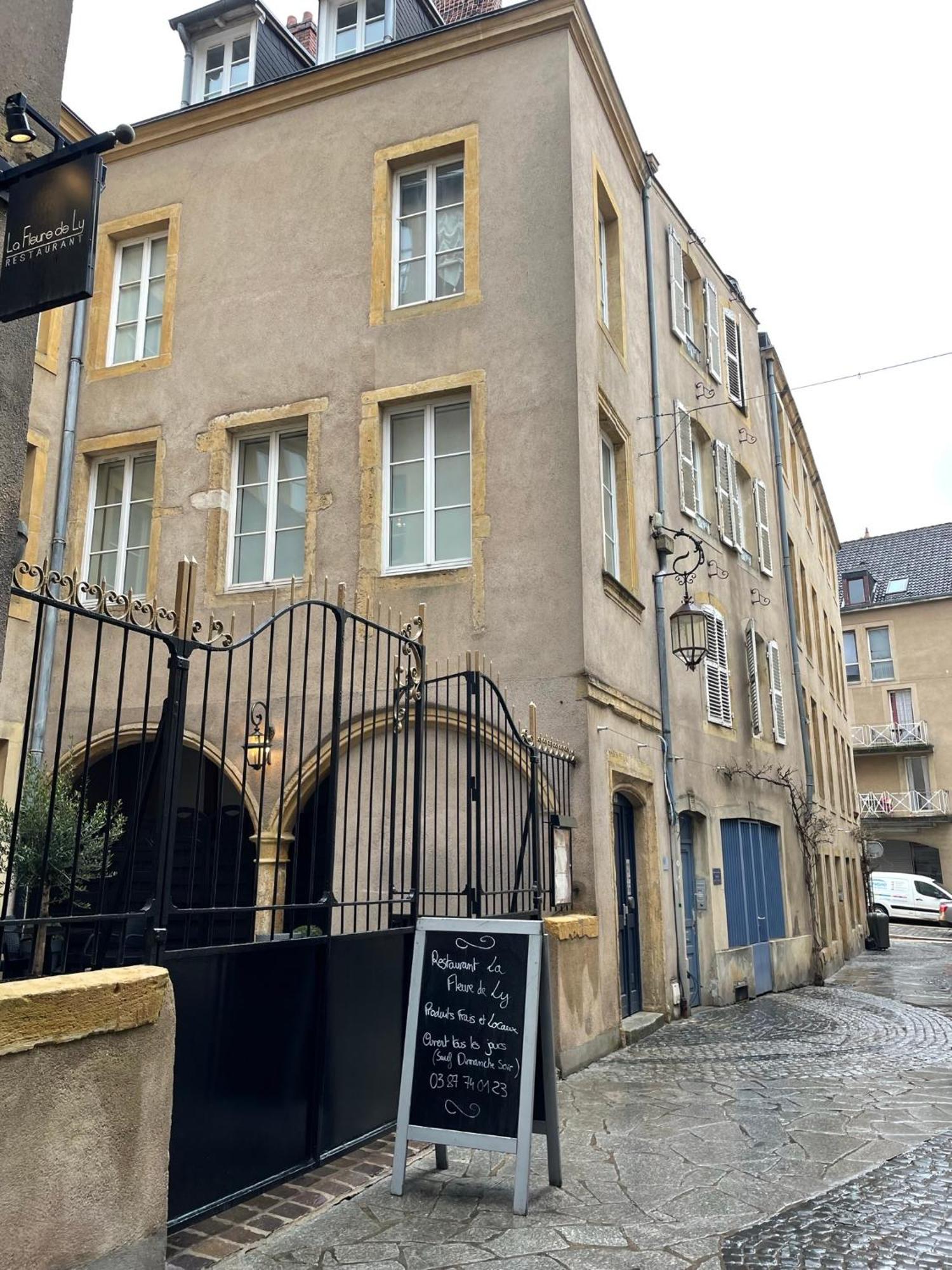 Fleure De Ly / Superb Studio Flat In Old Town Metz Exterior foto